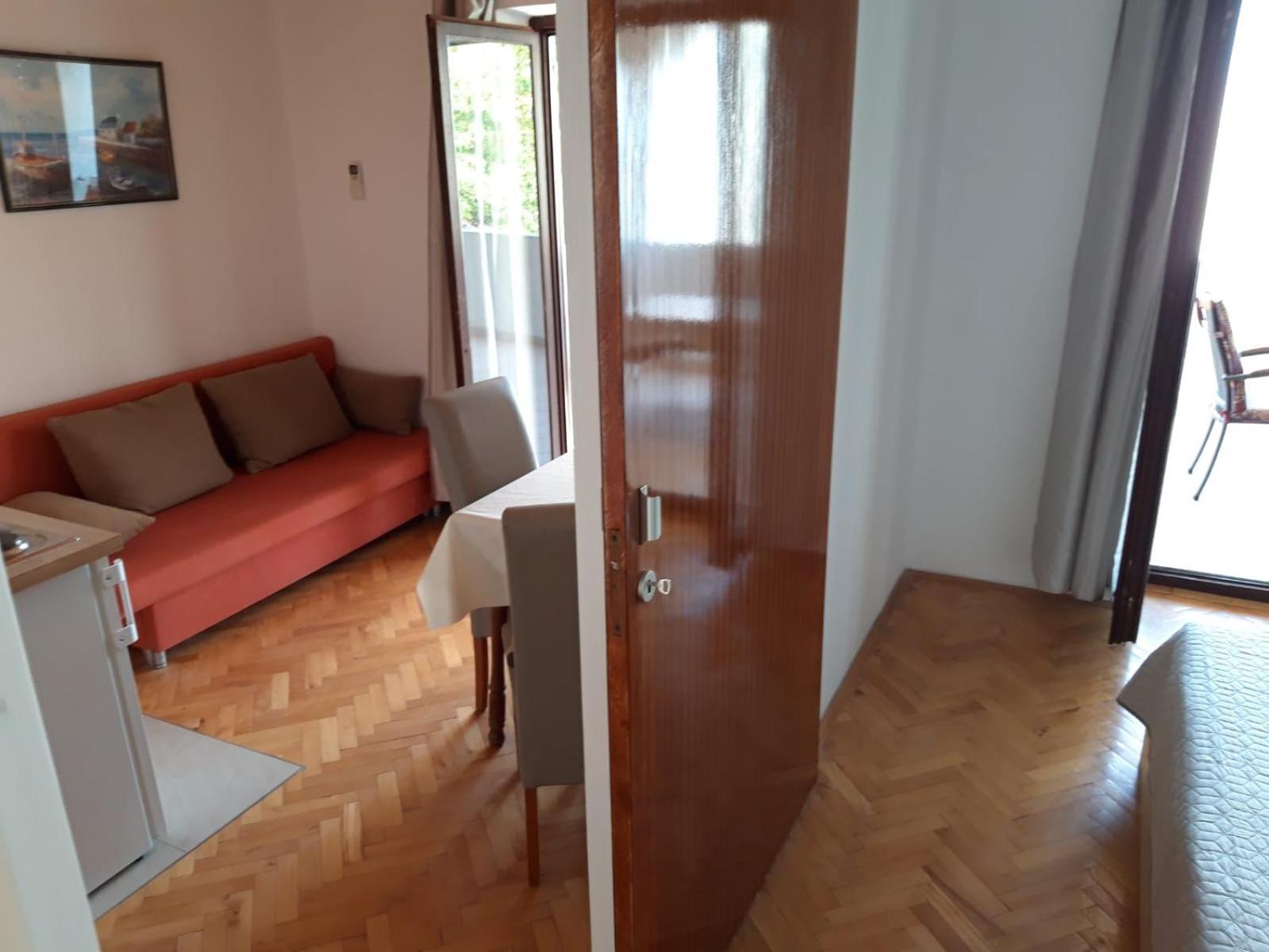 Apartmani R&B Radalj Makarska Ruang foto