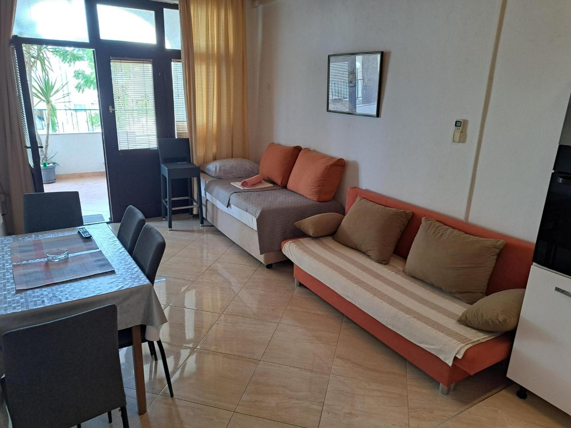 Apartmani R&B Radalj Makarska Ruang foto
