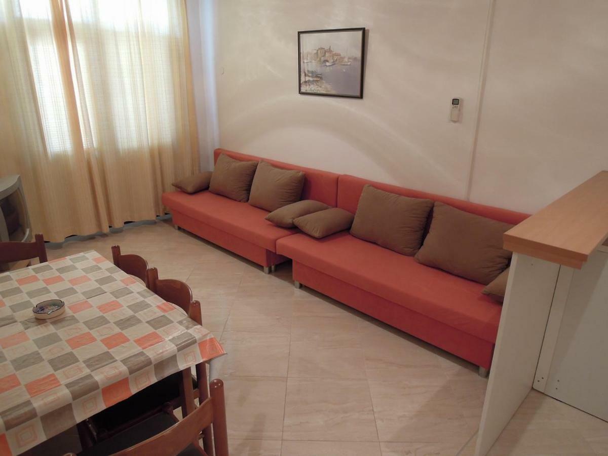 Apartmani R&B Radalj Makarska Bagian luar foto
