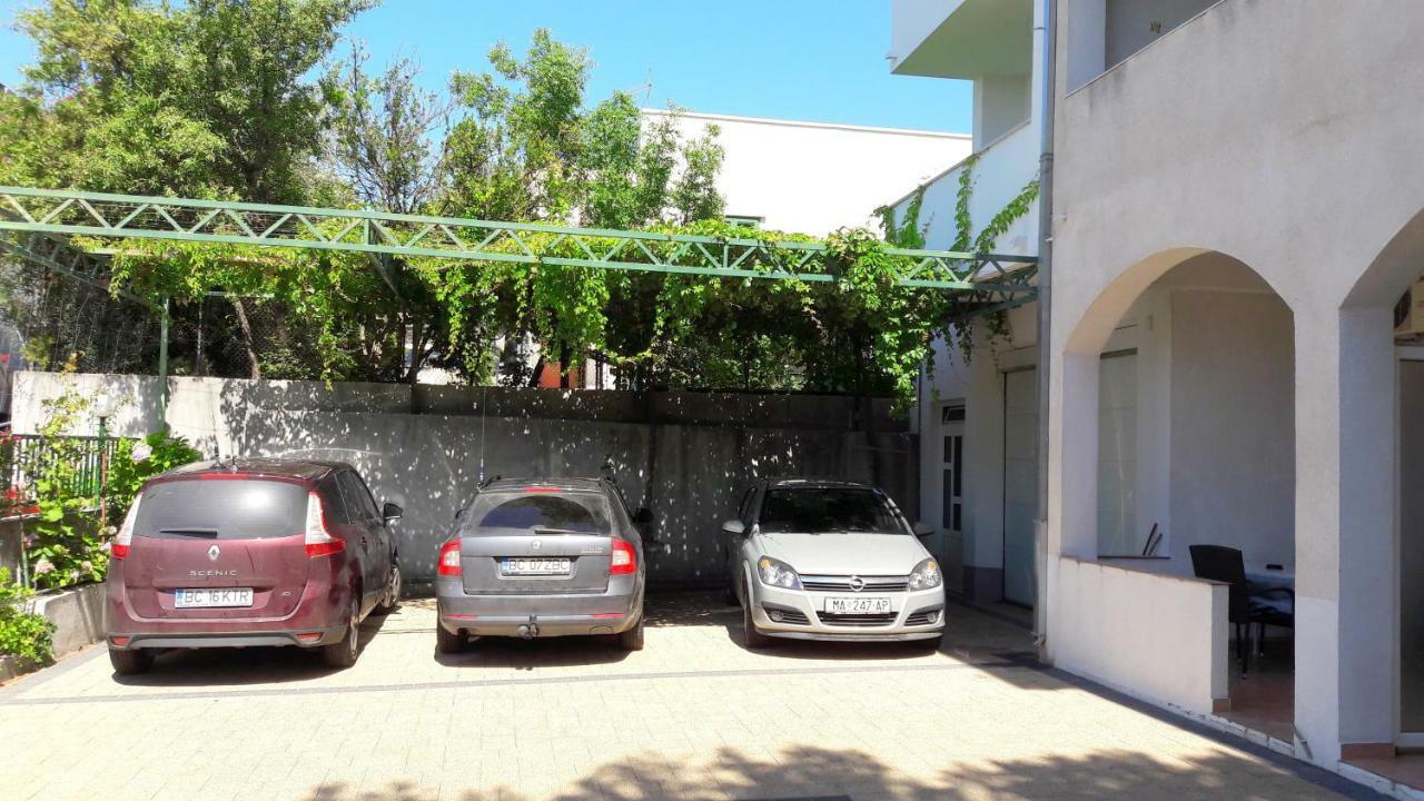 Apartmani R&B Radalj Makarska Bagian luar foto