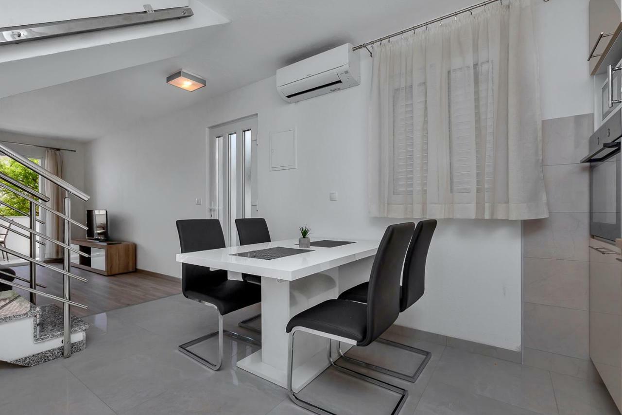 Apartmani R&B Radalj Makarska Bagian luar foto