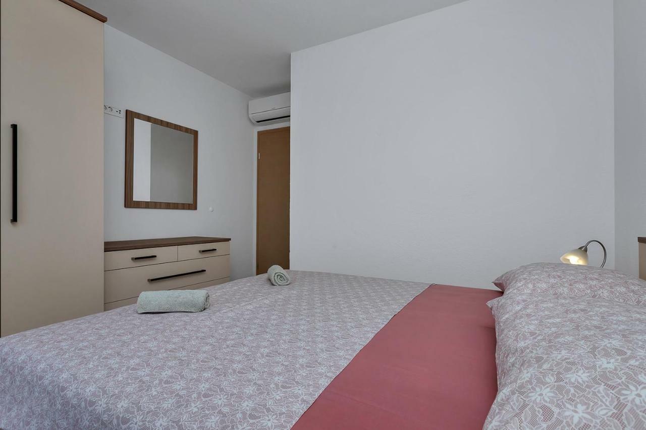 Apartmani R&B Radalj Makarska Bagian luar foto
